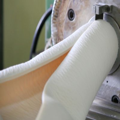 Precompuesto de caucho FKM con MOQ de 20 KG -17 TR y 12-20 de compresión residual para aplicaciones de alta resistencia al desgaste